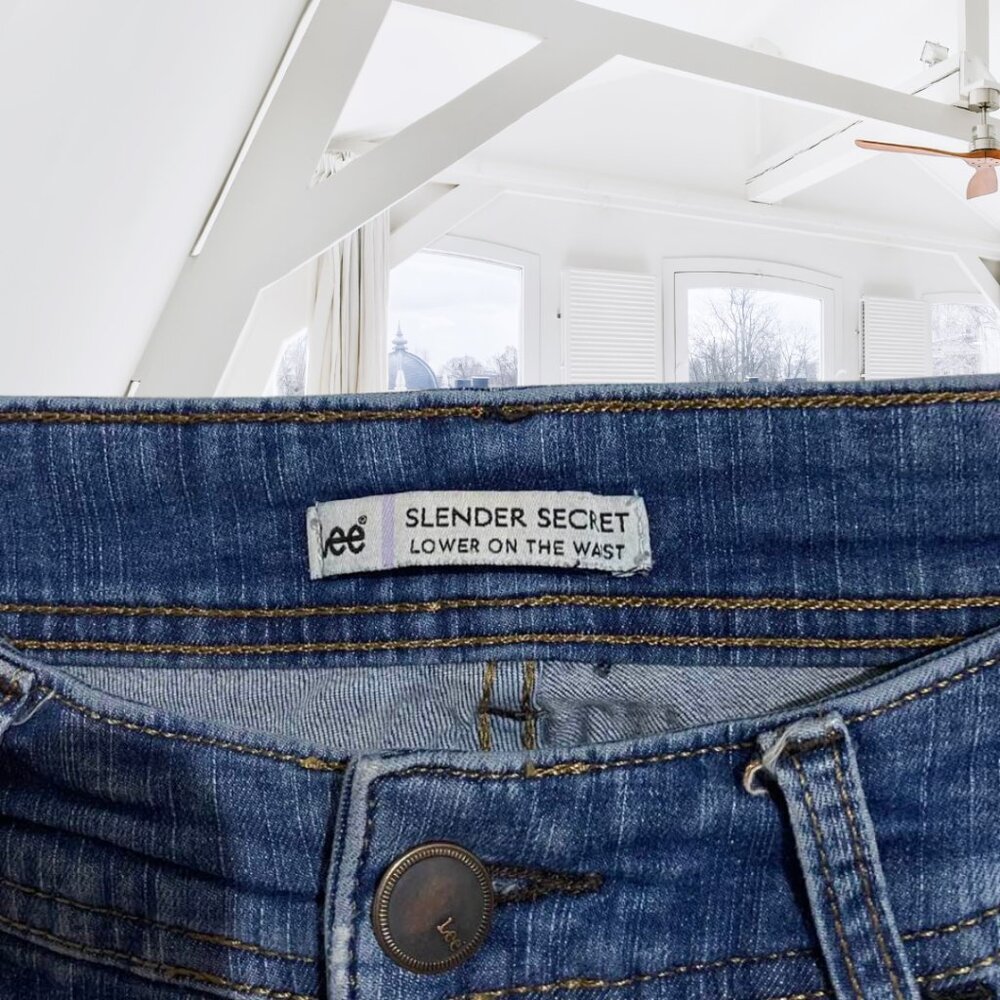 Lee Slender Secret Y2K Flap Pocket Jeans Classic Blue Denim Distressed Hem 28W - Picture 6 of 7